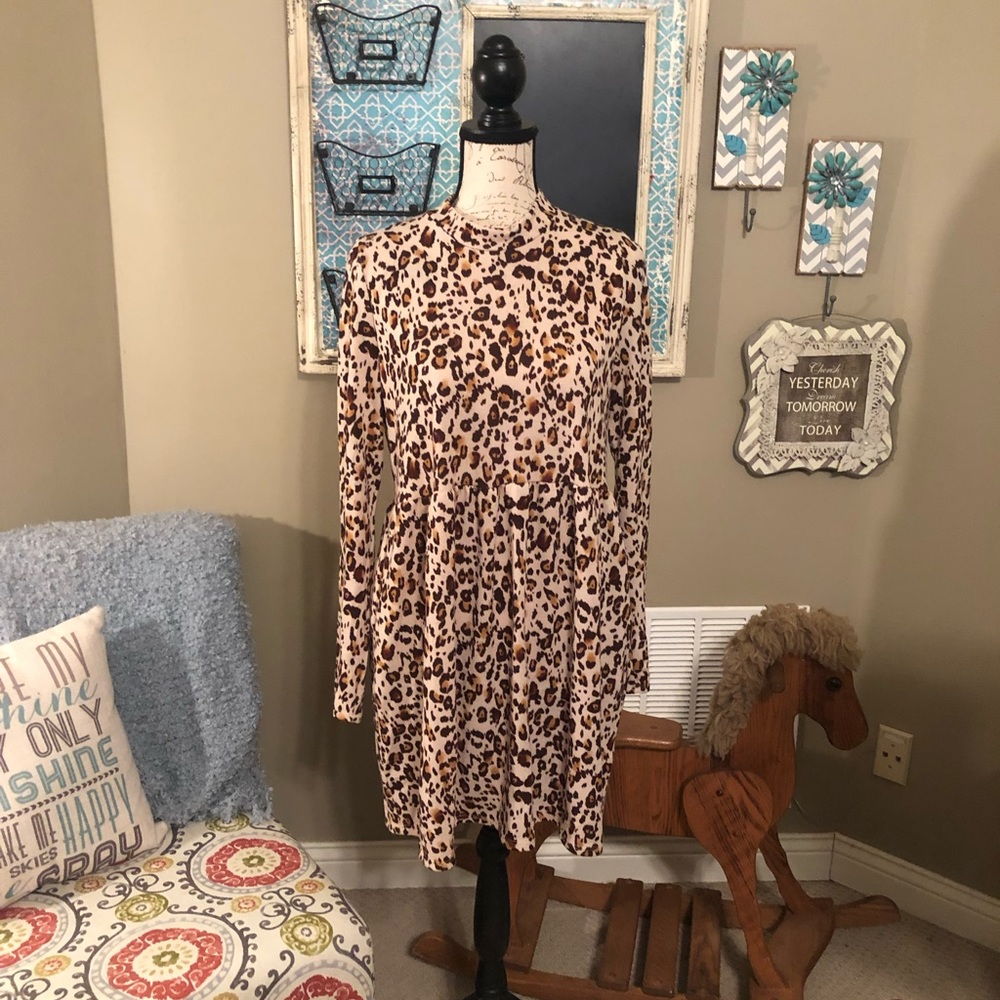 Adorable Boutique Dress with Pockets!